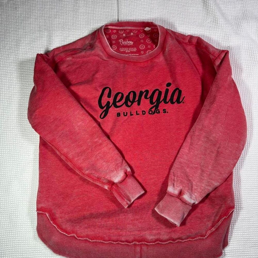 Size Medium Georgia Bulldogs Women's Red Crewneck